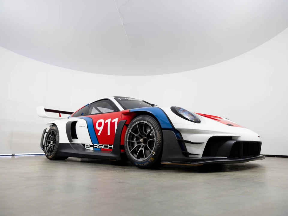 2024 Porsche 992 GT3 - Image 24 of 31
