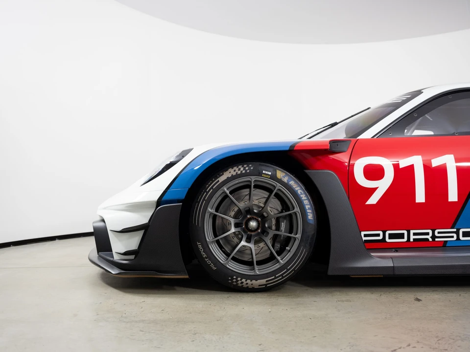 2024 Porsche 992 GT3 - Image 31 of 31