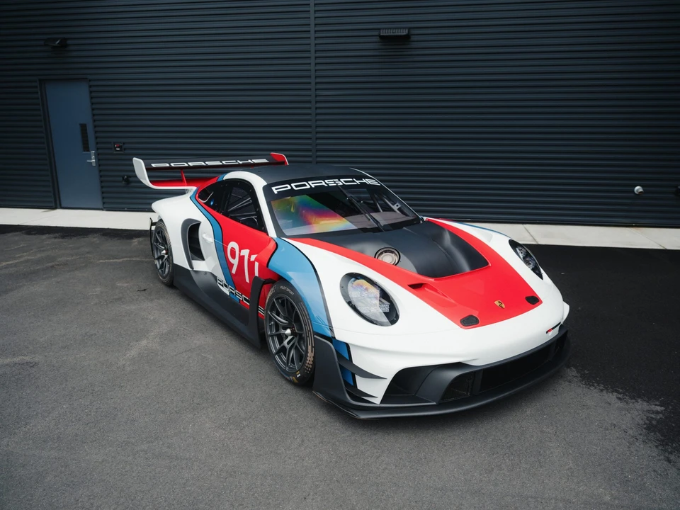2024 Porsche 992 GT3 - Image 5 of 31