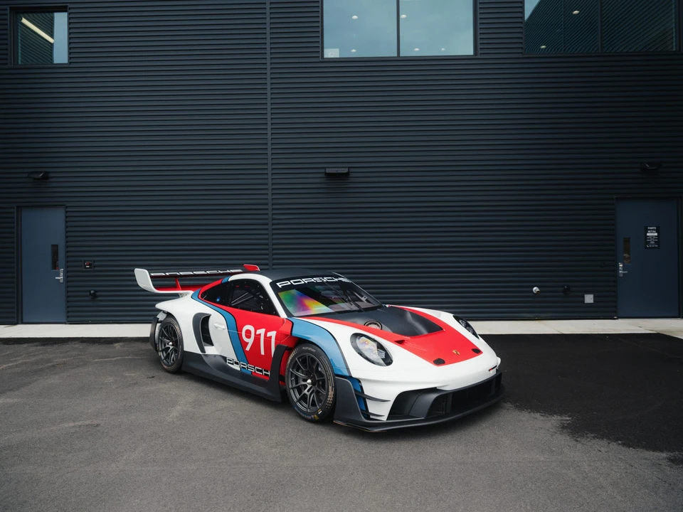 2024 Porsche 992 GT3 - Image 6 of 31