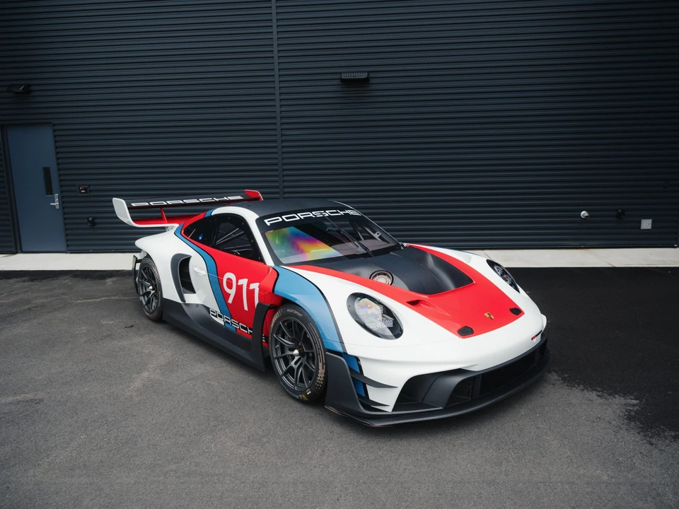 2024 Porsche 992 GT3 - Image 7 of 31