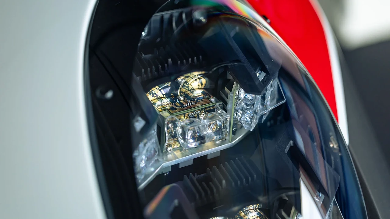 2024 Porsche 911 - Image 16 of 21