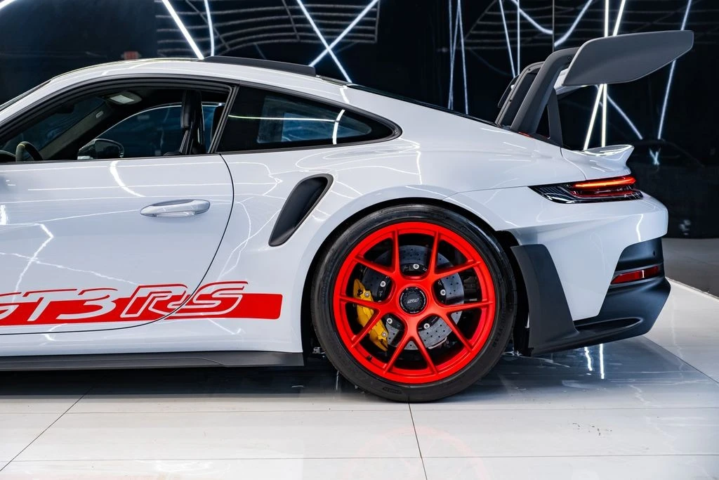 2024 Porsche 992 GT3 RS - Image 27 of 31
