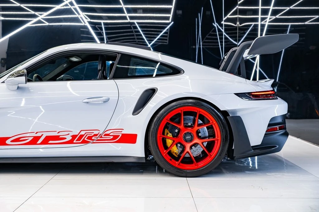 2024 Porsche 992 GT3 RS - Image 11 of 31