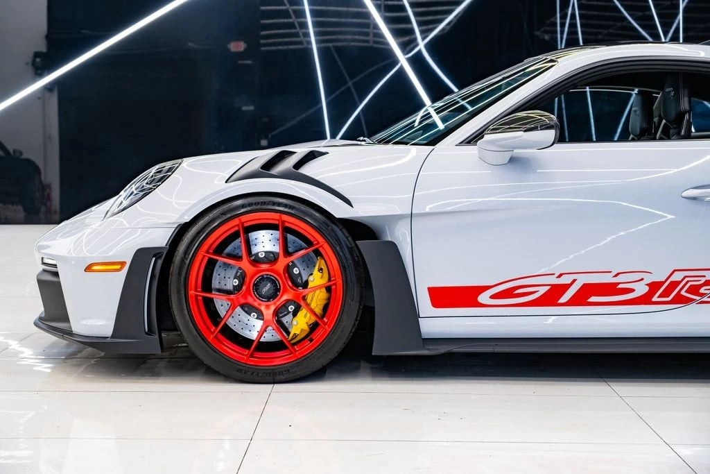 2024 Porsche 992 GT3 RS - Image 28 of 31