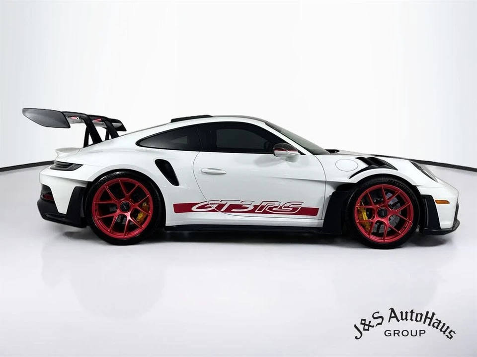 2024 Porsche 992 GT3 RS - Image 8 of 31