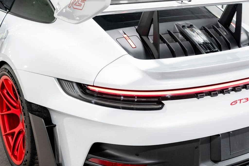 2024 Porsche 992 GT3 RS - Image 25 of 31