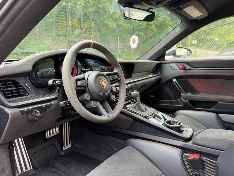 2024 Porsche 992 GT3 RS - Image 28 of 31