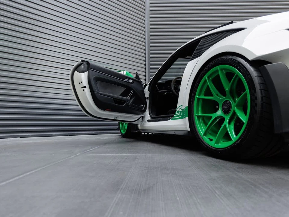 2024 Porsche 992 GT3 RS - Image 15 of 31
