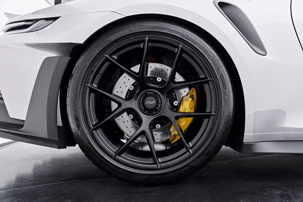 2024 Porsche 992 GT3 RS - Image 29 of 31