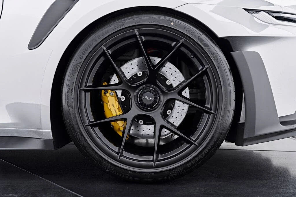 2024 Porsche 992 GT3 RS - Image 28 of 31