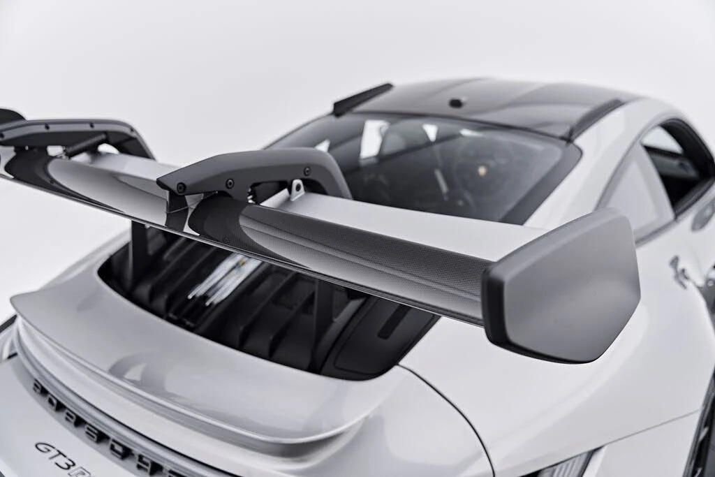 2024 Porsche 992 GT3 RS - Image 26 of 31