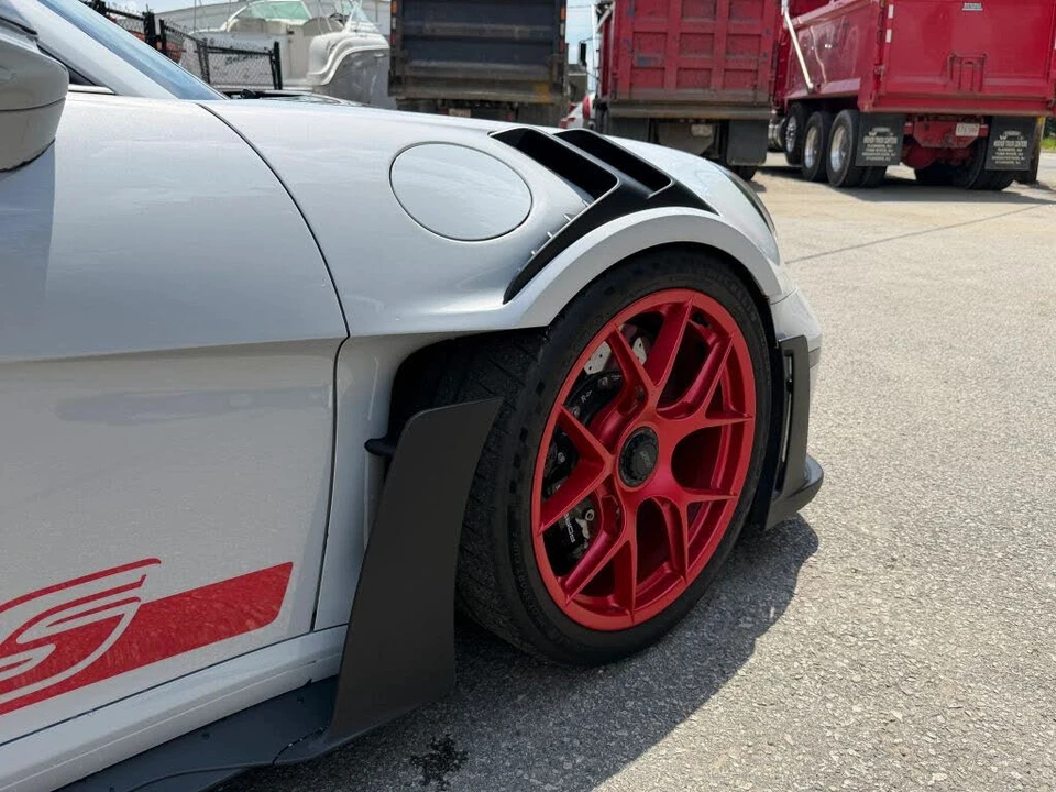 2024 Porsche 992 GT3 RS - Image 12 of 31