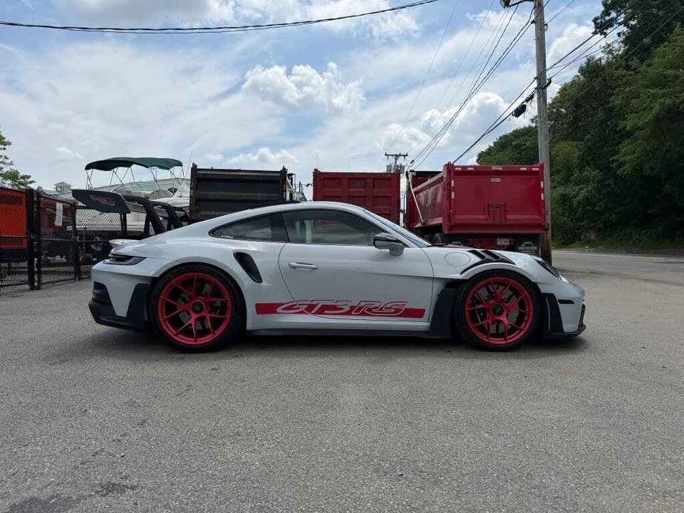 2024 Porsche 992 GT3 RS - Image 18 of 31