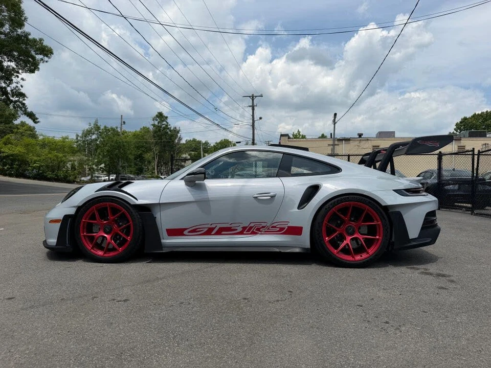 2024 Porsche 992 GT3 RS - Image 13 of 31