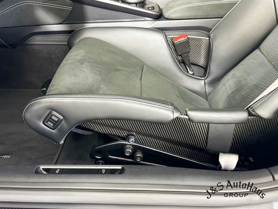 2024 Porsche 992 GT3 RS - Image 26 of 31