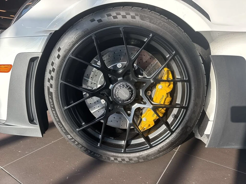2024 Porsche 992 GT3 RS - Image 10 of 31