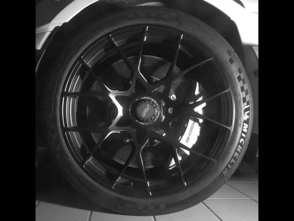 2024 Porsche 992 GT3 RS - Image 26 of 31