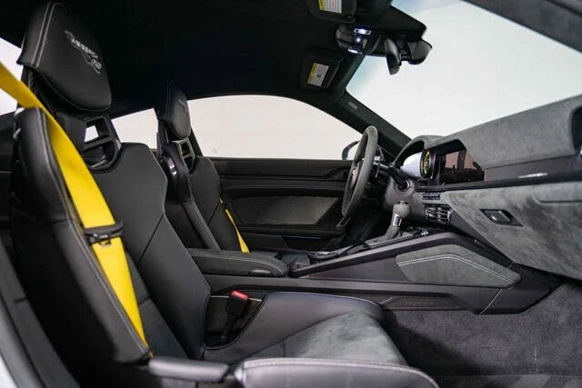 2024 Porsche 992 GT3 RS - Image 26 of 31