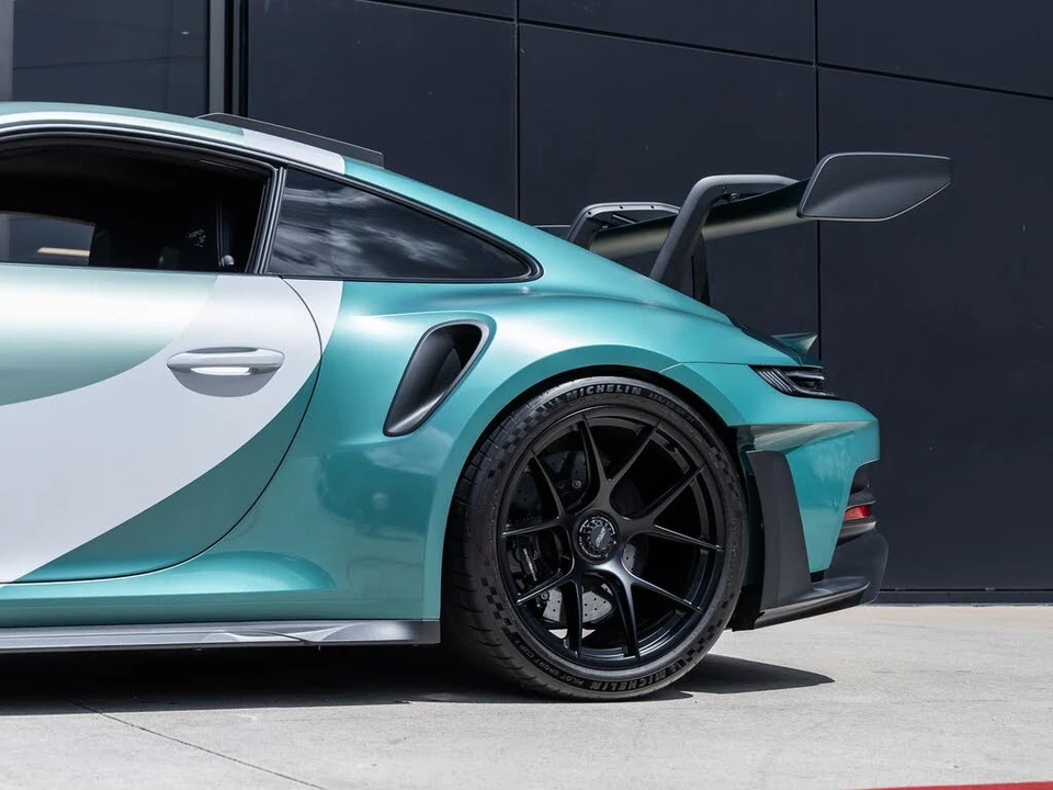 2024 Porsche 992 GT3 RS - Image 27 of 31