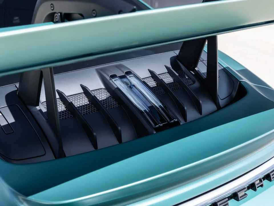2024 Porsche 992 GT3 RS - Image 21 of 31