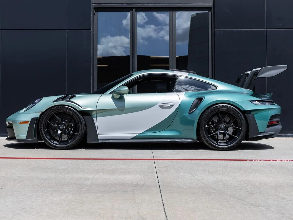 2024 Porsche 992 GT3 RS - Image 2 of 31