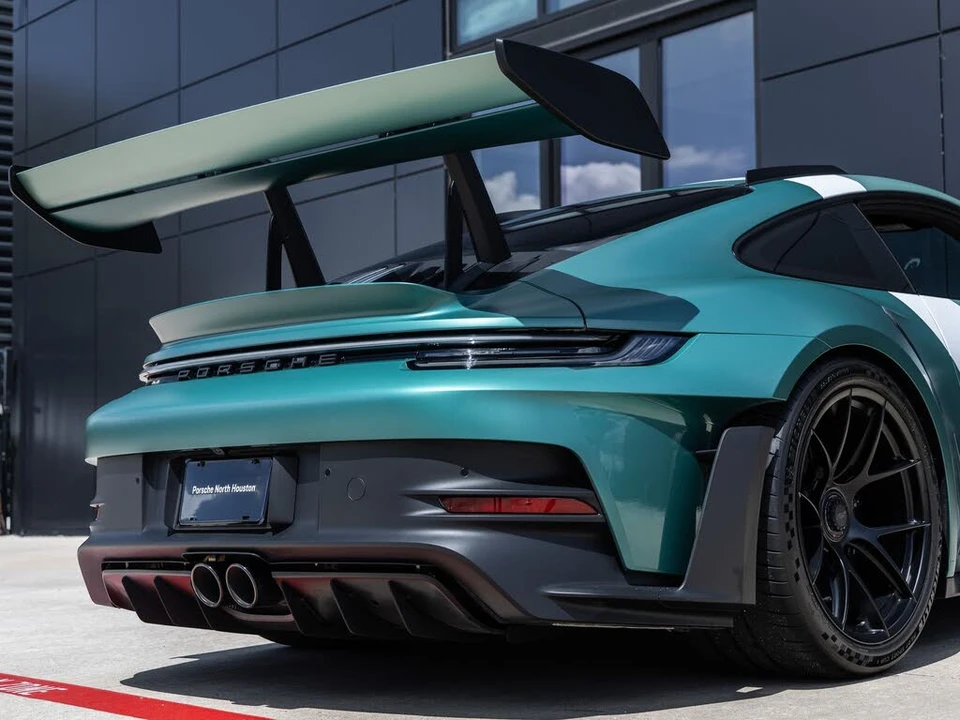 2024 Porsche 992 GT3 RS - Image 26 of 31