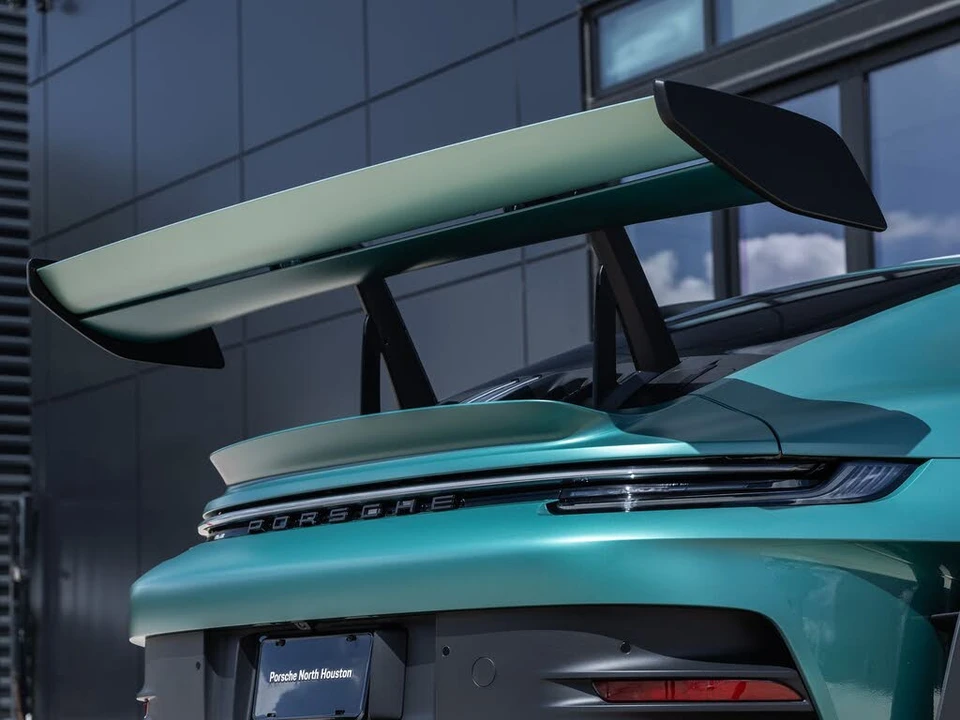 2024 Porsche 992 GT3 RS - Image 17 of 31