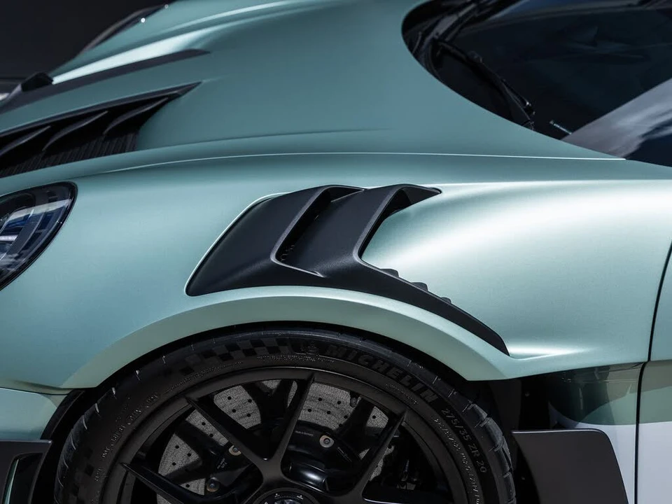2024 Porsche 992 GT3 RS - Image 30 of 31