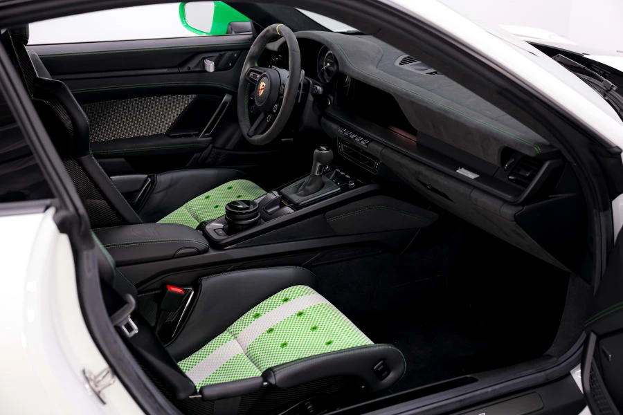 2024 Porsche 992 GT3 RS - Image 28 of 31