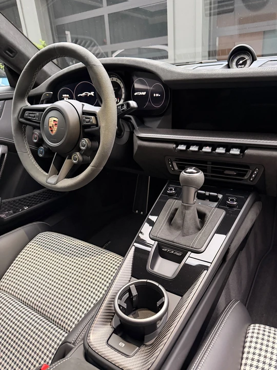 2024 Porsche 992 GT3 RS - Image 16 of 21