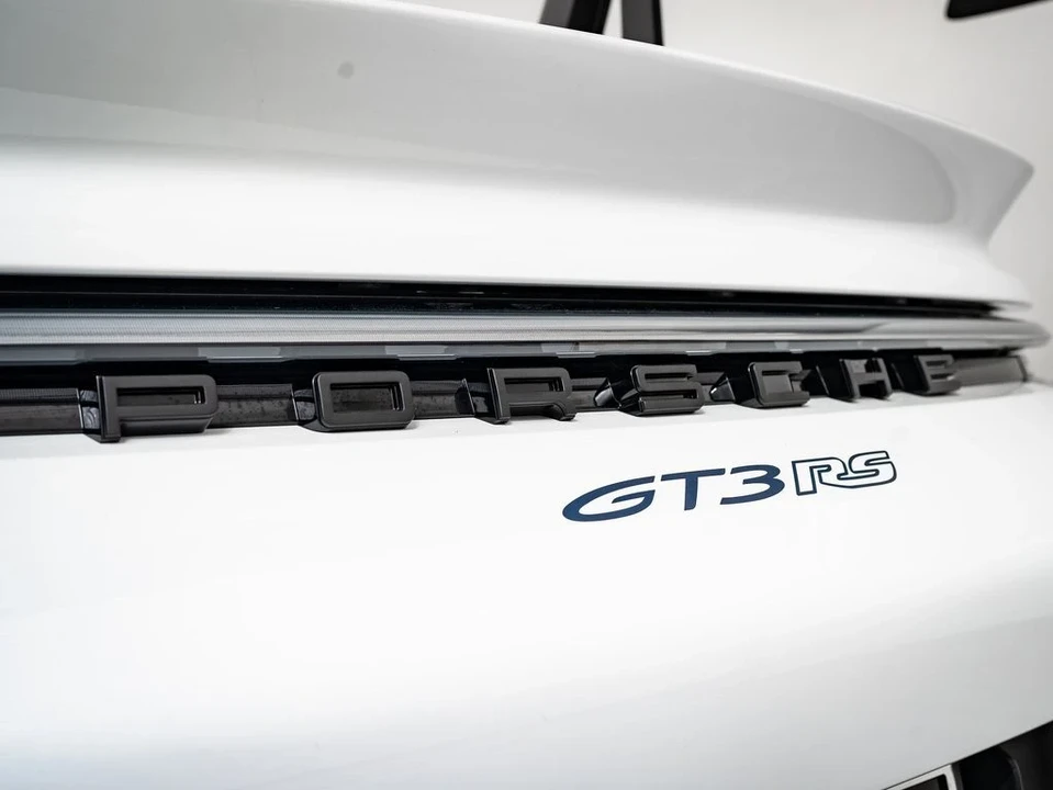 2024 Porsche 992 GT3 RS - Image 17 of 21