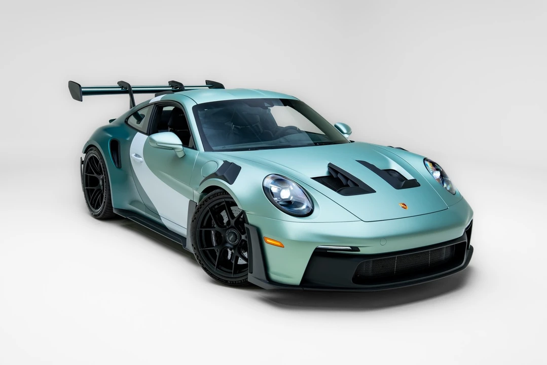 2024 Porsche 992 GT3 RS - Image 29 of 31