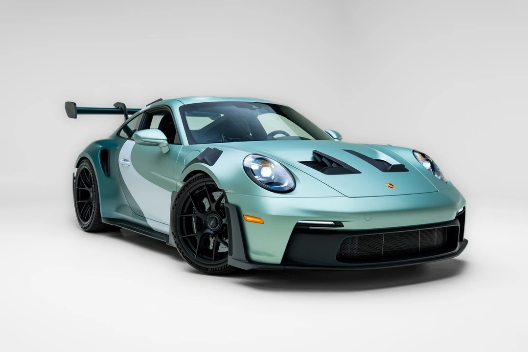 2024 Porsche 992 GT3 RS - Image 28 of 31