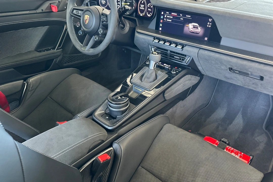 2024 Porsche 992 GT3 RS - Image 16 of 21