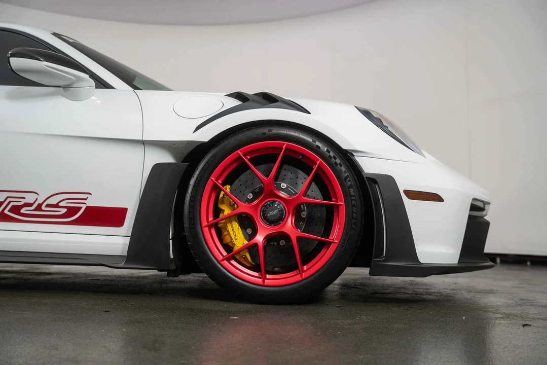2024 Porsche 992 GT3 RS - Image 12 of 31