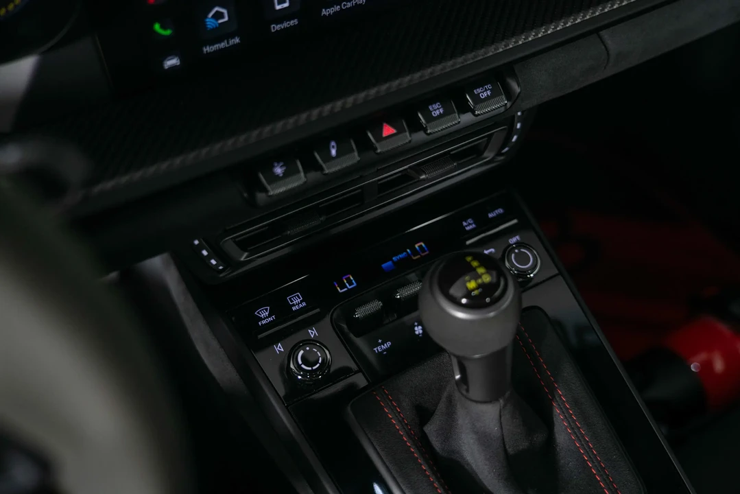 2024 Porsche 992 GT3 RS - Image 26 of 31