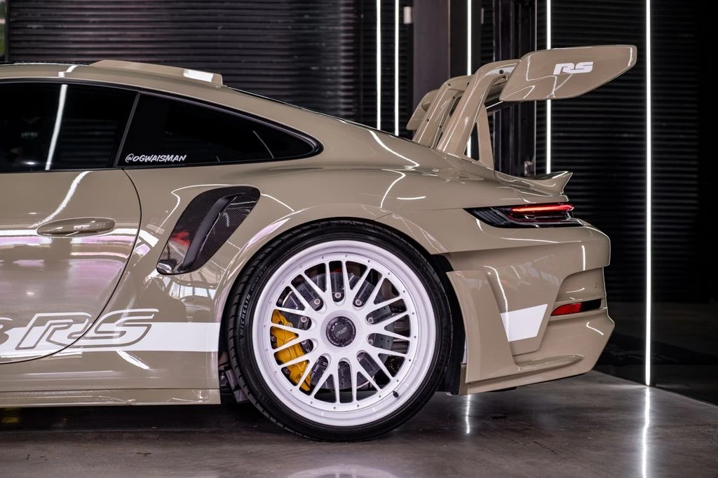 2024 Porsche 992 GT3 RS - Image 26 of 31