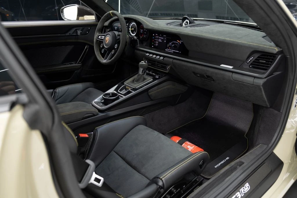 2024 Porsche 992 GT3 RS - Image 29 of 31