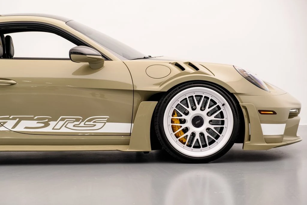 2024 Porsche 992 GT3 RS - Image 16 of 31