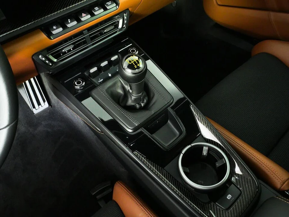 2024 Porsche 992 GT3 Touring - Image 16 of 17