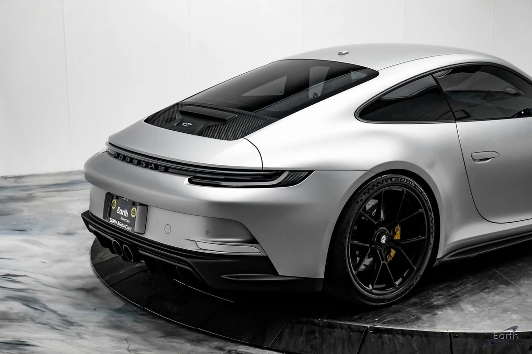 2024 Porsche 992 GT3 - Image 17 of 21