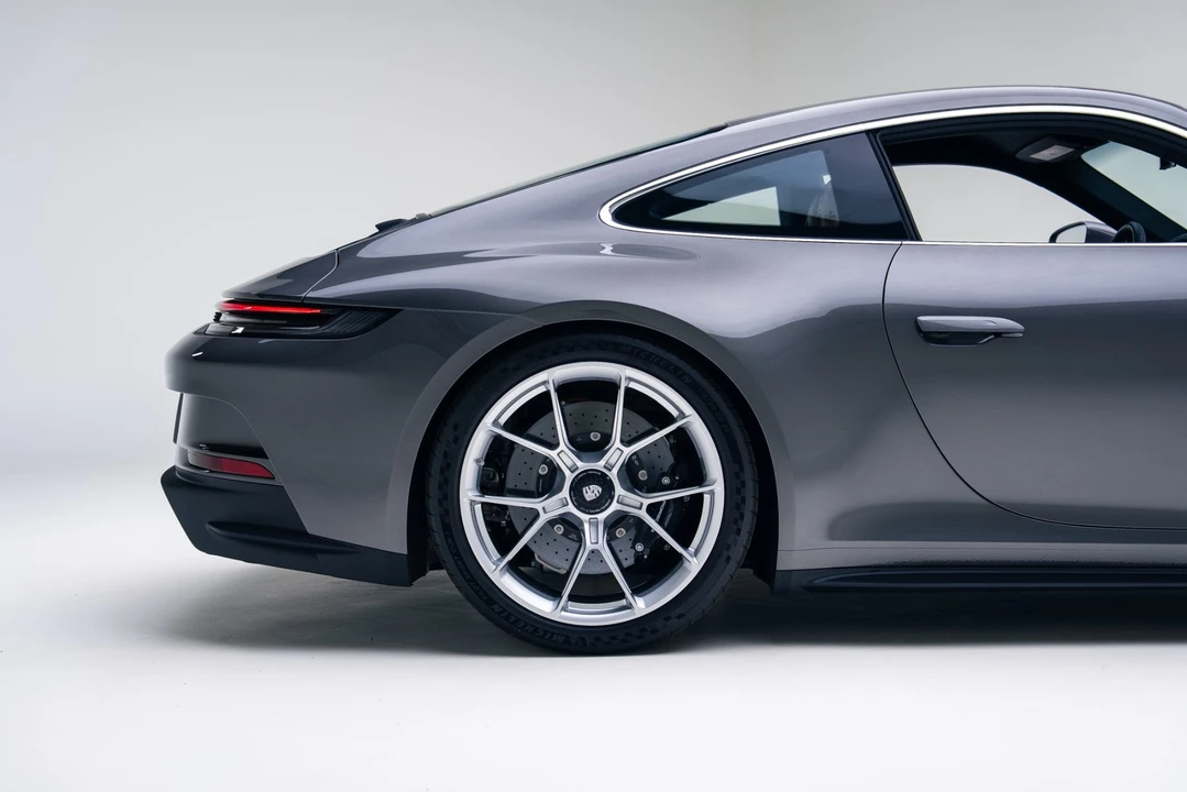 2024 Porsche 992 GT3 - Image 17 of 21
