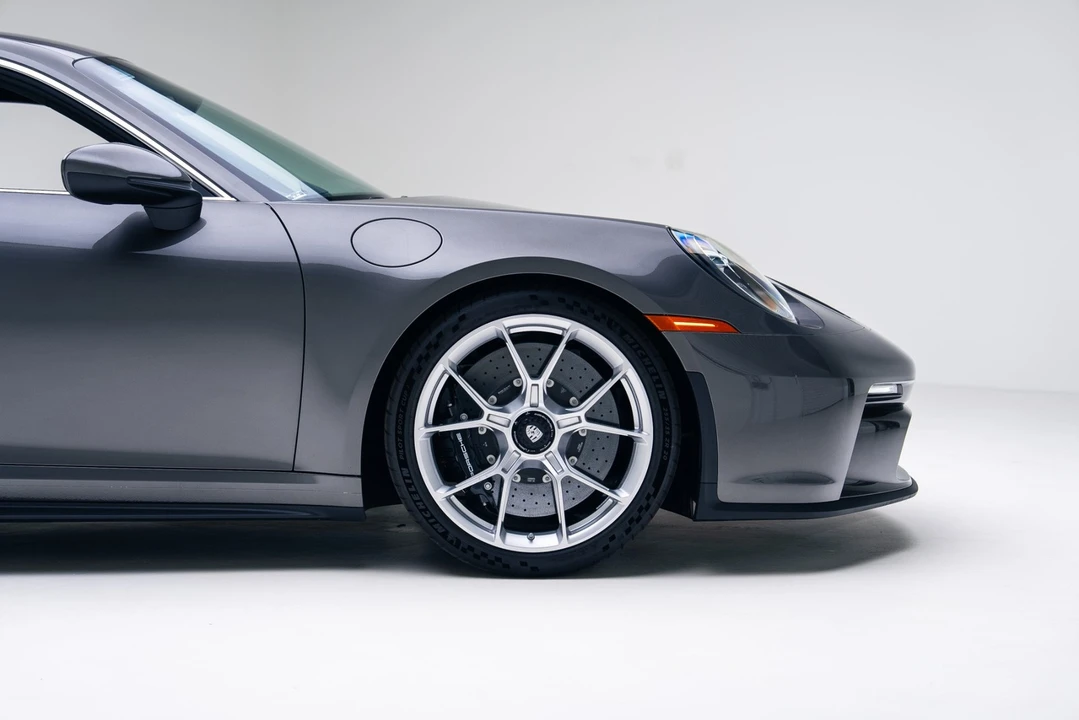 2024 Porsche 992 GT3 - Image 18 of 21