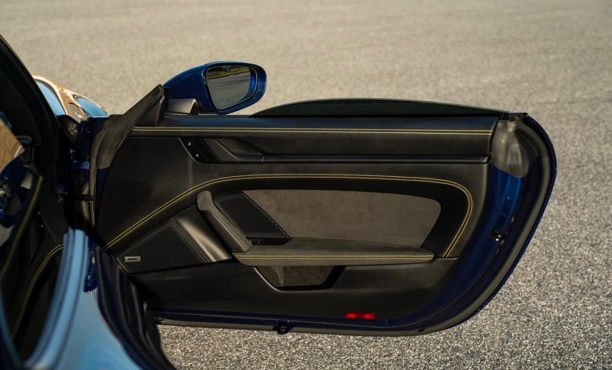 2024 Porsche 992 GT3 - Image 18 of 21