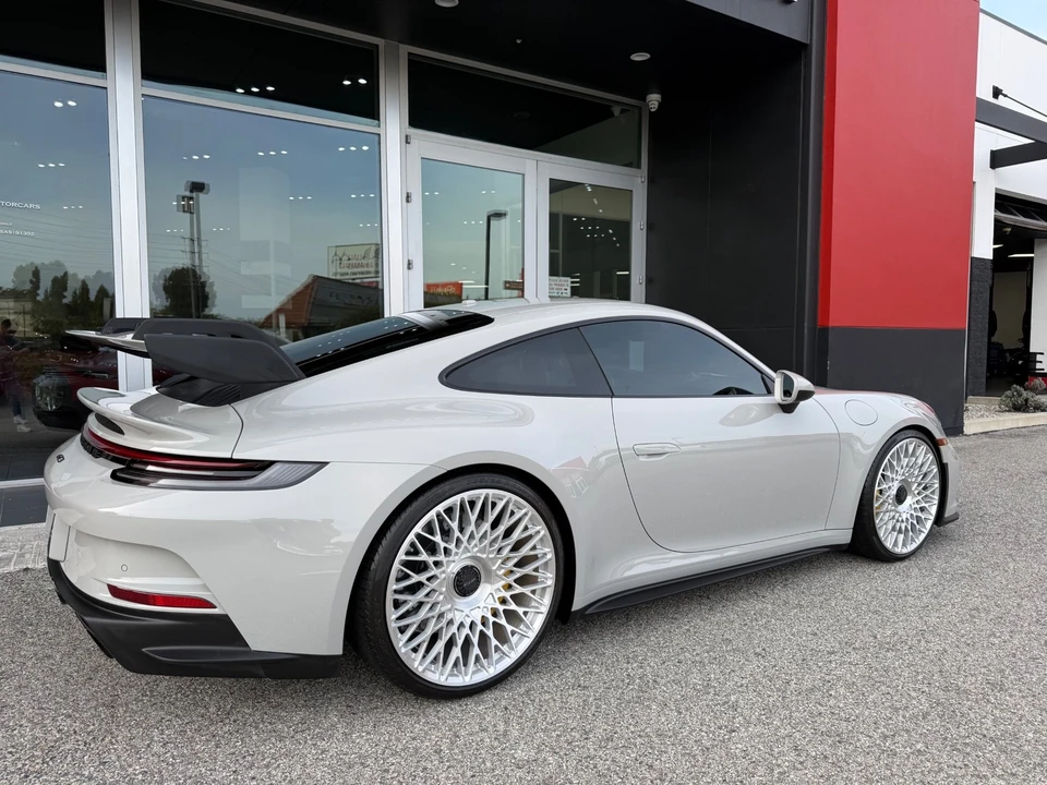 2024 Porsche 992 GT3 - Image 4 of 21