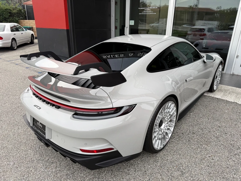 2024 Porsche 992 GT3 - Image 18 of 21