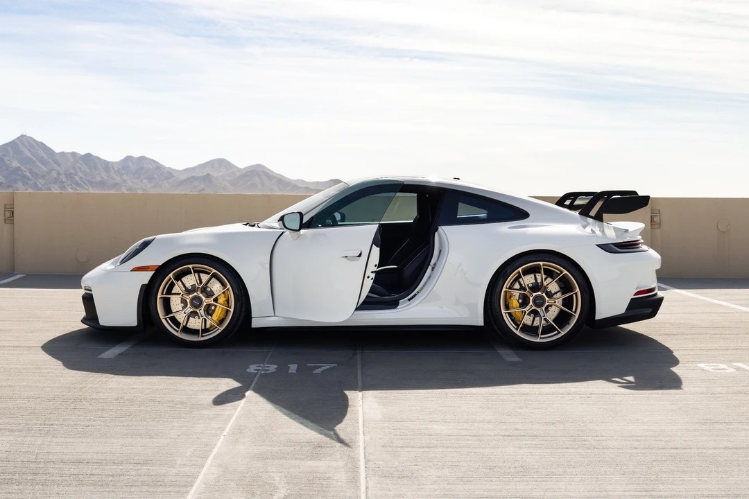 2024 Porsche 992 GT3 - Image 16 of 31