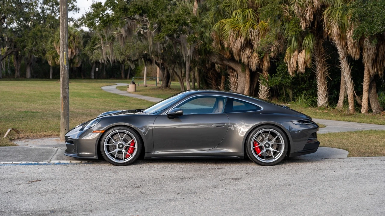 2024 Porsche 992 GT3 - Image 2 of 21