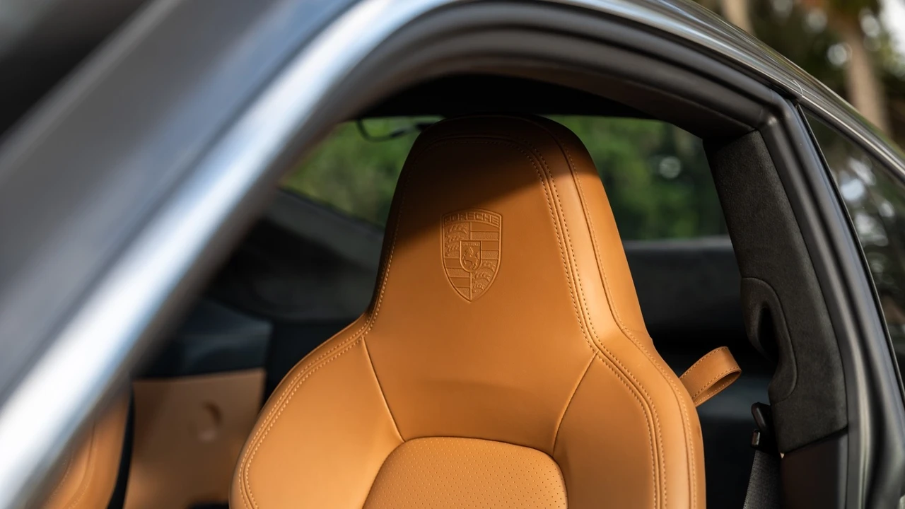 2024 Porsche 992 GT3 - Image 15 of 21